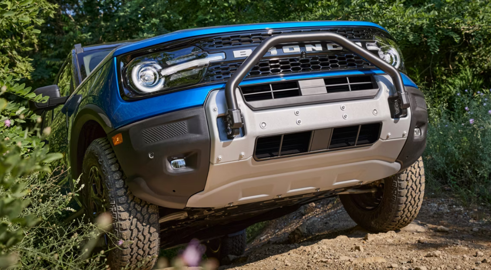 2025 Ford Bronco Sport Badlands Sasquatch driving through brush