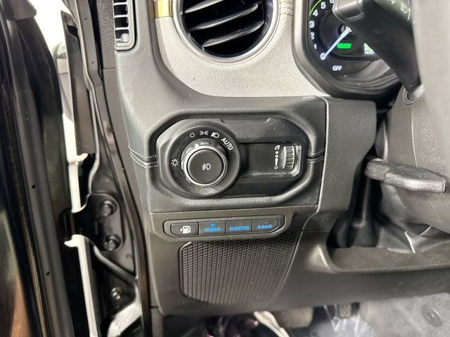 2024 Jeep Wrangler Sahara 4xe