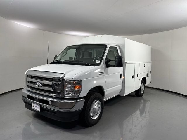 2026 Ford E-350SD Base Cutaway