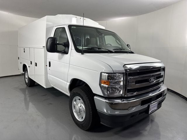 2026 Ford E-350SD Base Cutaway