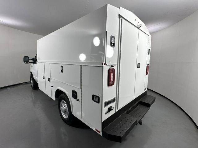 2026 Ford E-350SD Base Cutaway