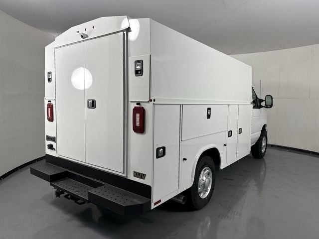 2026 Ford E-350SD Base Cutaway