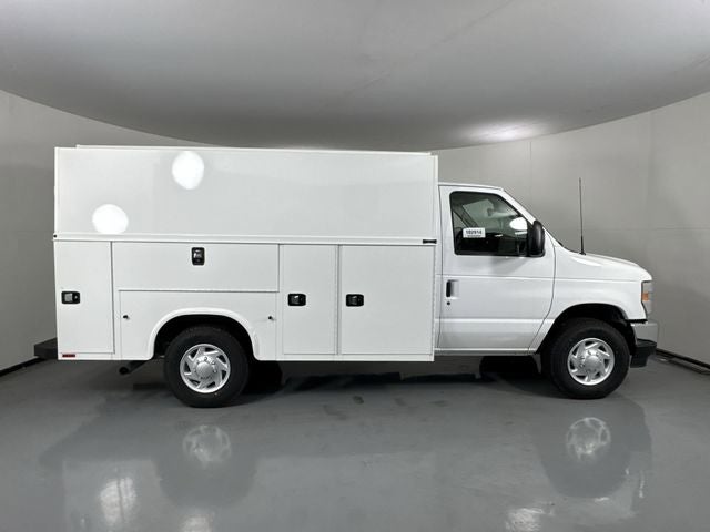 2026 Ford E-350SD Base Cutaway