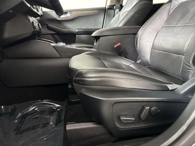 2020 Ford Escape Titanium Hybrid