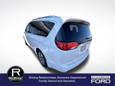 2017 Chrysler Pacifica Hybrid Platinum