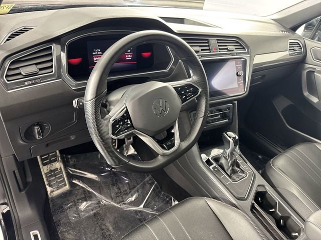 2022 Volkswagen Tiguan 2.0T SE R-Line Black