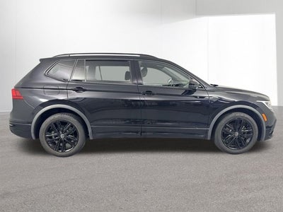 2022 Volkswagen Tiguan 2.0T SE R-Line Black