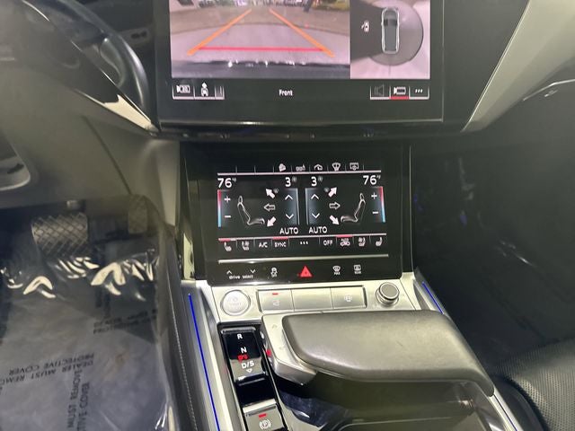 2019 Audi e-tron Prestige quattro