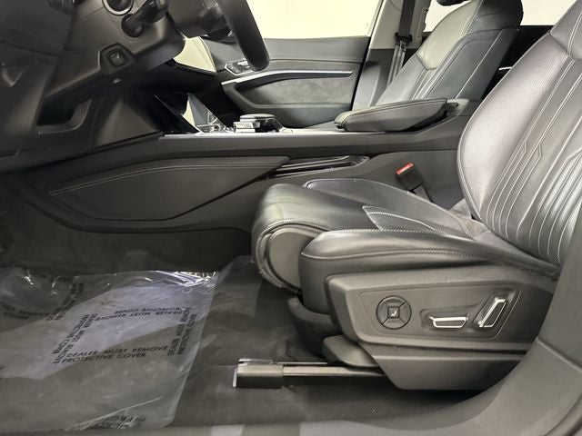 2019 Audi e-tron Prestige quattro