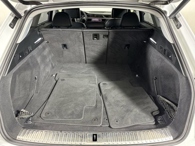 2019 Audi e-tron Prestige quattro