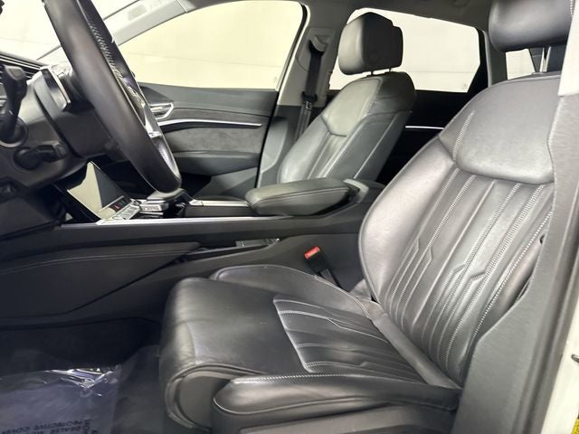 2019 Audi e-tron Prestige quattro
