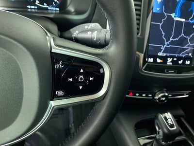 2020 Volvo XC90 T6 Momentum