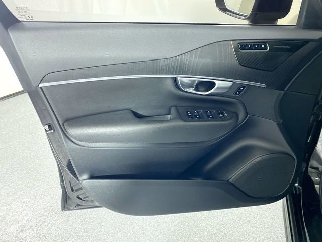 2020 Volvo XC90 T6 Momentum