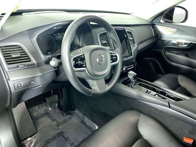 2020 Volvo XC90 T6 Momentum