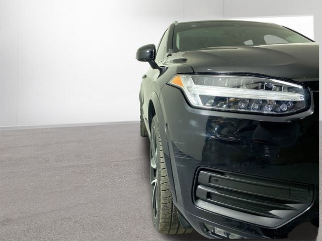 2020 Volvo XC90 T6 Momentum