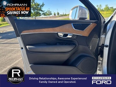 2021 Volvo XC90 T6 Momentum