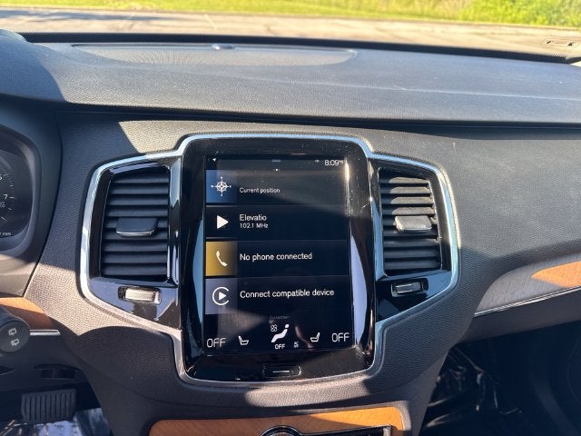 2021 Volvo XC90 T6 Momentum