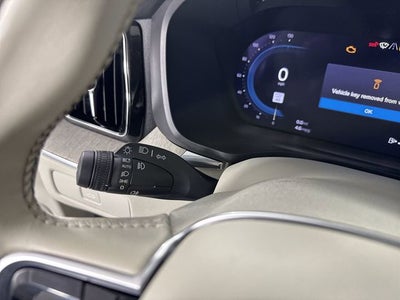 2023 Volvo XC60 B5 Plus Bright Theme